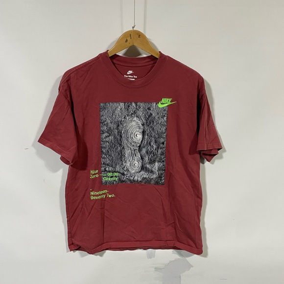 Nike Other - Nike athletic graphic t-shirt